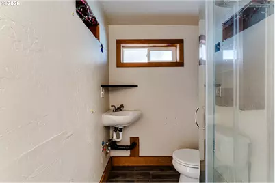 111 Holeman Ave, Eugene, OR 97404 - Photo 37