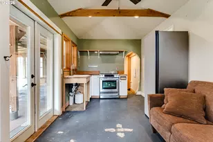 111 Holeman Ave, Eugene, OR 97404 - Photo 29