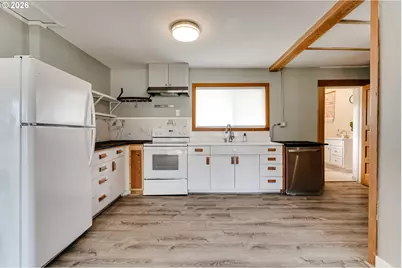 111 Holeman Ave, Eugene, OR 97404 - Photo 11