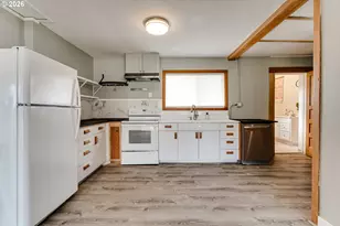 111 Holeman Ave, Eugene, OR 97404 - Photo 11