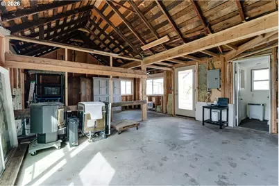 111 Holeman Ave, Eugene, OR 97404 - Photo 15