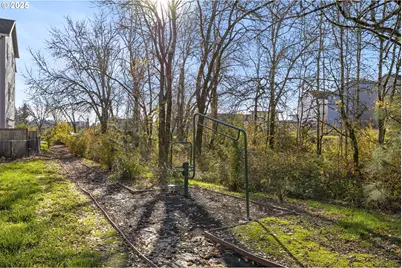 4236 E Willakenzie St, Newberg, OR 97132 - Photo 41