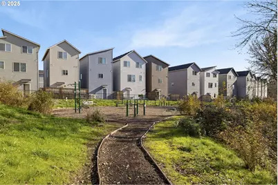 4236 E Willakenzie St, Newberg, OR 97132 - Photo 37