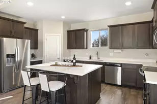 4236 E Willakenzie St, Newberg, OR 97132 - Photo 15