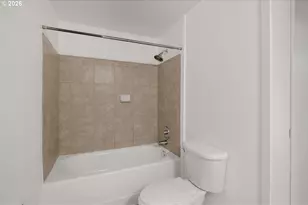 1620 NE Broadway St, Portland, OR 97232 - Photo 23