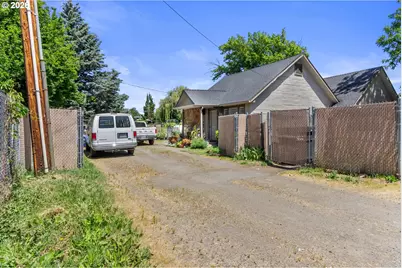 1225 W Main St, Medford, OR 97501 - Photo 25