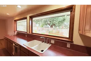 6175 SW Alice Ln, Beaverton, OR 97008 - Photo 9