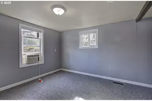 107 Guinevere Ct, Castle Rock, WA 98611 - Photo 11