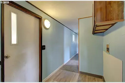 107 Guinevere Ct, Castle Rock, WA 98611 - Photo 17