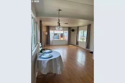 2902 E 2nd St, Newberg, OR 97132 - Photo 5
