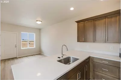 353 SE Kitzmiller Dr, Dallas, OR 97338 - Photo 3