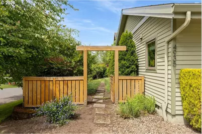 4935 SW Marigold St, Portland, OR 97219 - Photo 29
