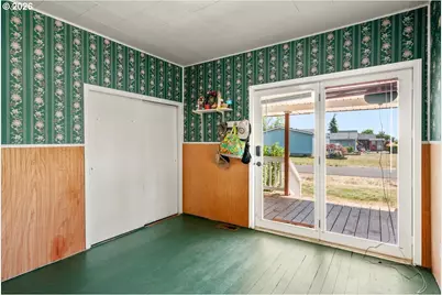 90 E B St, Halsey, OR 97348 - Photo 23