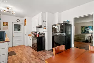 90 E B St, Halsey, OR 97348 - Photo 15