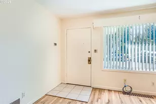 9832 N Van Houten Ave, Portland, OR 97203 - Photo 5