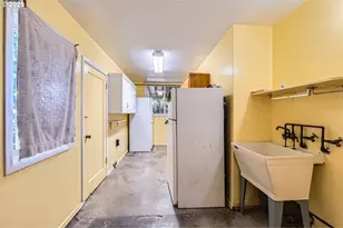 9832 N Van Houten Ave, Portland, OR 97203 - Photo 27