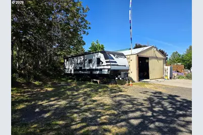 624 Dufur Ave, Maupin, OR 97037 - Photo 37
