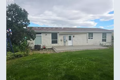624 Dufur Ave, Maupin, OR 97037 - Photo 9