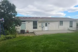 624 Dufur Ave, Maupin, OR 97037 - Photo 9