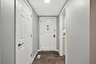 12525 SW Prince Edward Ct, Portland, OR 97224 - Photo 5