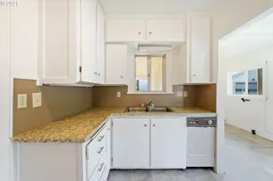 1887 Madrona St, North Bend, OR 97459 - Photo 17