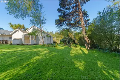 1887 Madrona St, North Bend, OR 97459 - Photo 7