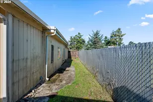 90828 Henderson Ln, Coos Bay, OR 97420 - Photo 31