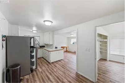 90828 Henderson Ln, Coos Bay, OR 97420 - Photo 13