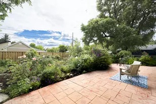10910 NE Hancock St, Portland, OR 97220 - Photo 35