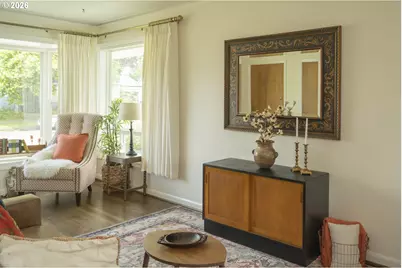 10910 NE Hancock St, Portland, OR 97220 - Photo 7