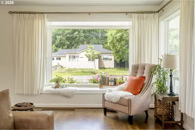 10910 NE Hancock St, Portland, OR 97220 - Photo 9