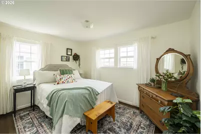 10910 NE Hancock St, Portland, OR 97220 - Photo 23