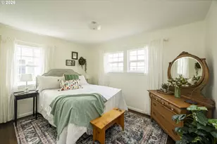 10910 NE Hancock St, Portland, OR 97220 - Photo 23