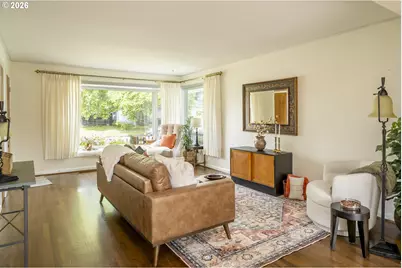 10910 NE Hancock St, Portland, OR 97220 - Photo 7