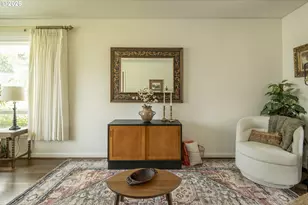 10910 NE Hancock St, Portland, OR 97220 - Photo 9