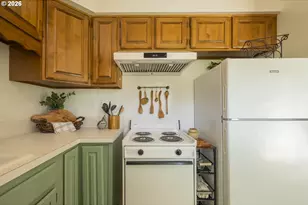 10910 NE Hancock St, Portland, OR 97220 - Photo 21