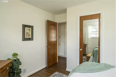 10910 NE Hancock St, Portland, OR 97220 - Photo 25