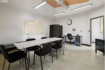 544 SW 4th St, Redmond, OR 97756 - Photo 3