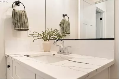 388 NE 91st Ave, Portland, OR 97220 - Photo 23