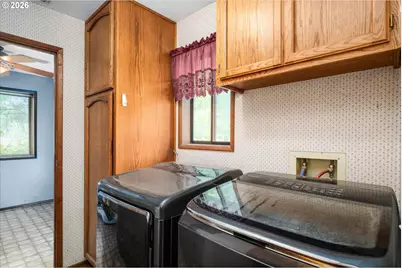 38613 Highway 58, Dexter, OR 97431 - Photo 15