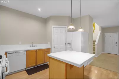 515 NE Suttle Rd, Portland, OR 97211 - Photo 7