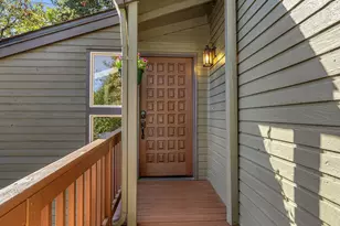 6 Adams Ct, Lake Oswego, OR 97035 - Photo 3