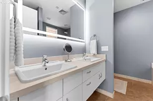 2140 NW 16th Ave, Portland, OR 97209 - Photo 27