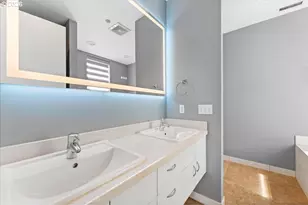 2140 NW 16th Ave, Portland, OR 97209 - Photo 25