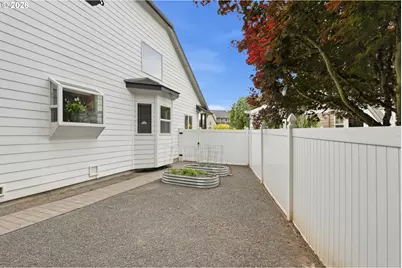 1090 N 26th Ter, Cornelius, OR 97113 - Photo 41