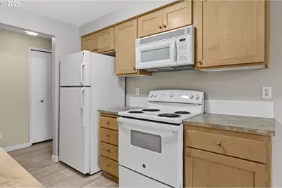 4671 Royal Ave, Eugene, OR 97402 - Photo 9