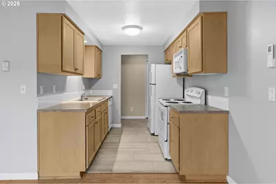 4671 Royal Ave, Eugene, OR 97402 - Photo 7