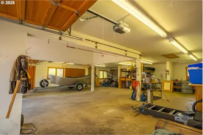 46836 McKenzie Hwy, Vida, OR 97488 - Photo 39