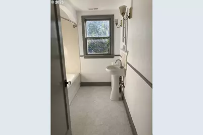 470 W Broadway, Eugene, OR 97401 - Photo 15