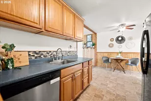 340 E Gloucester St, Gladstone, OR 97027 - Photo 15